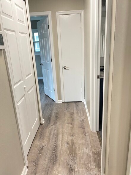 Hallway - 702 Clovis Ave
