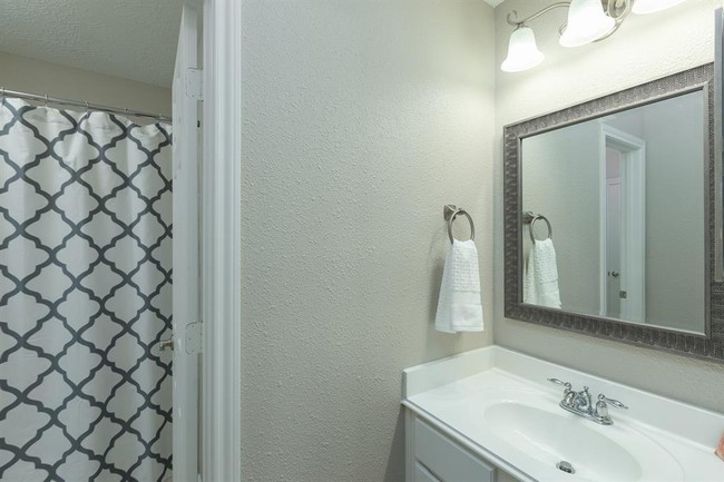 Building Photo - 18114 Tabor Brook Dr