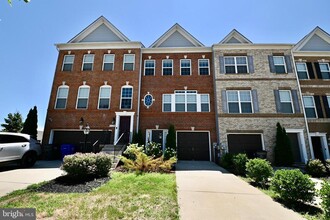 Building Photo - 11177 Southport Pl