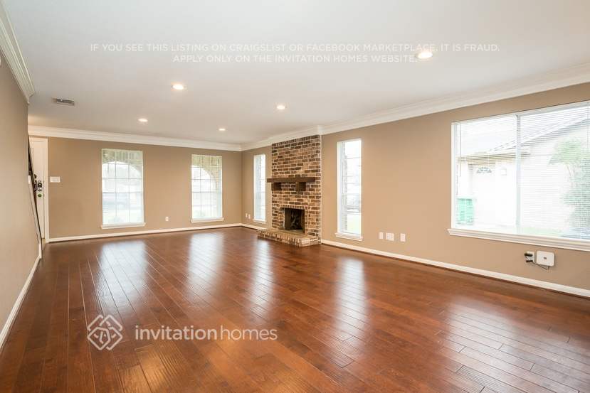 Building Photo - 22507 Red River Dr