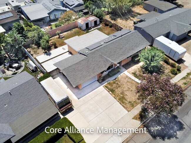 Building Photo - 3520 Hearst Dr