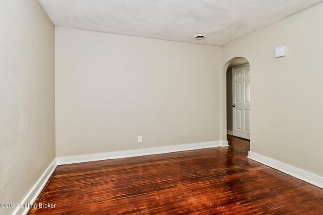 Building Photo - 4144 Sunset Ave