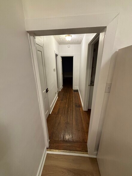 Building Photo - 340 N Franklin St