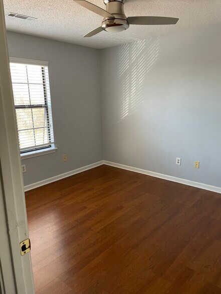 Building Photo - 2027 S Milledge Ave
