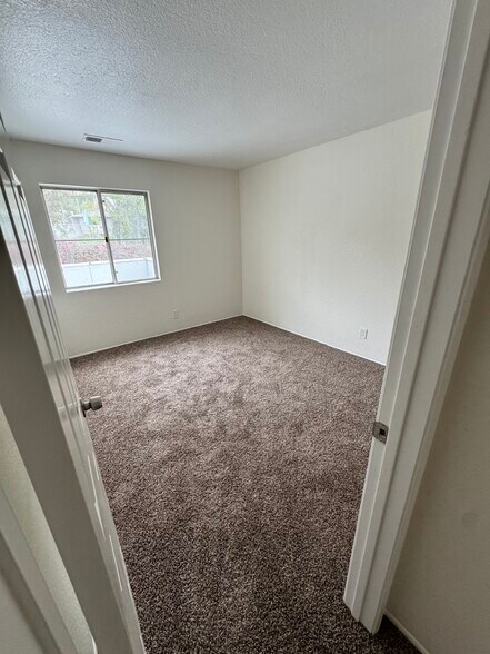 Building Photo - 2250 Saint Croix Ct