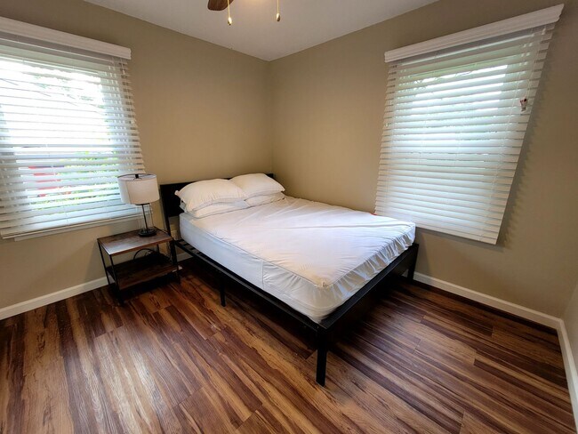 Building Photo - Fully Renovated 3 Bed Home in Southwest Champaign