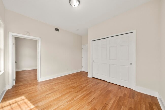 Building Photo - 704 Bergen Ave