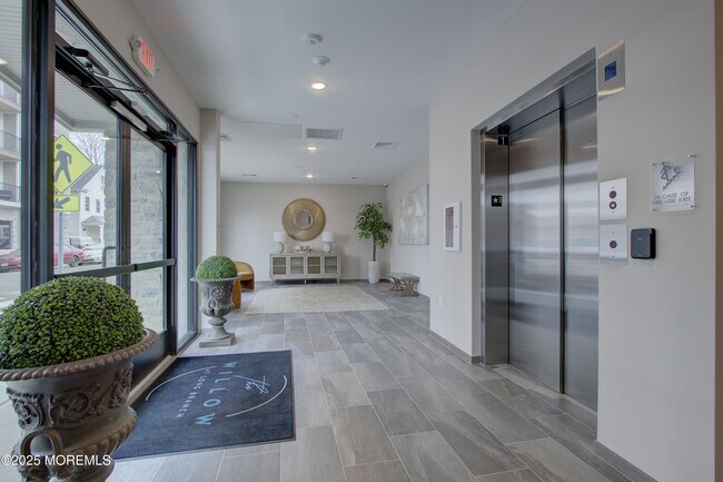 Building Photo - 258 Morris Ave