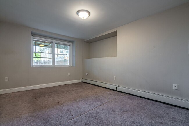 Building Photo - 295 Huxley Ave