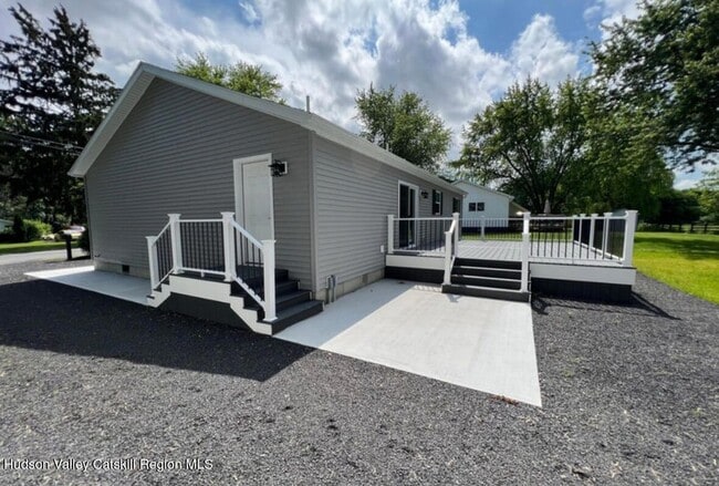 Building Photo - 37 Van Dyck St