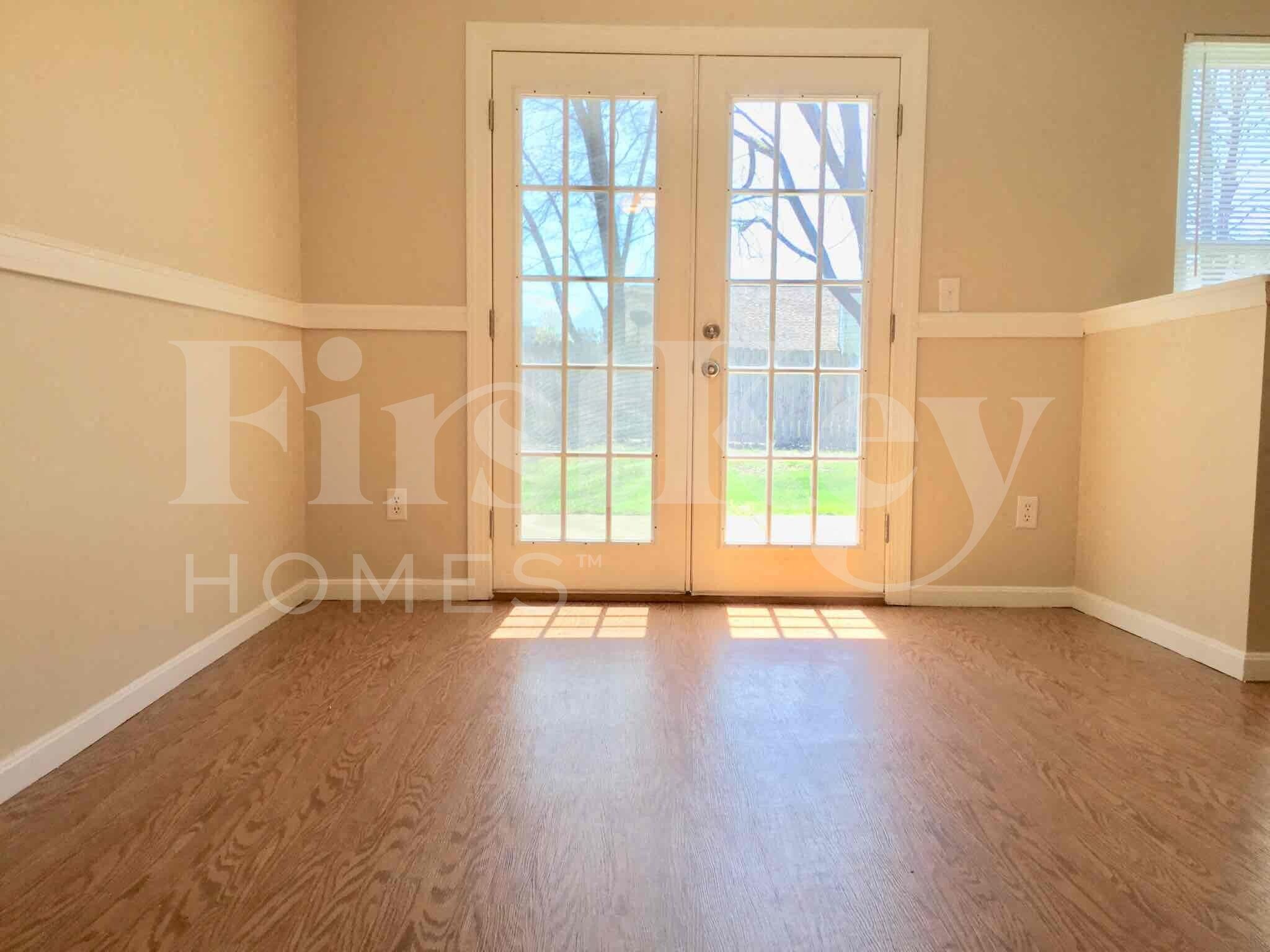 Building Photo - 687 Bobolink Ct