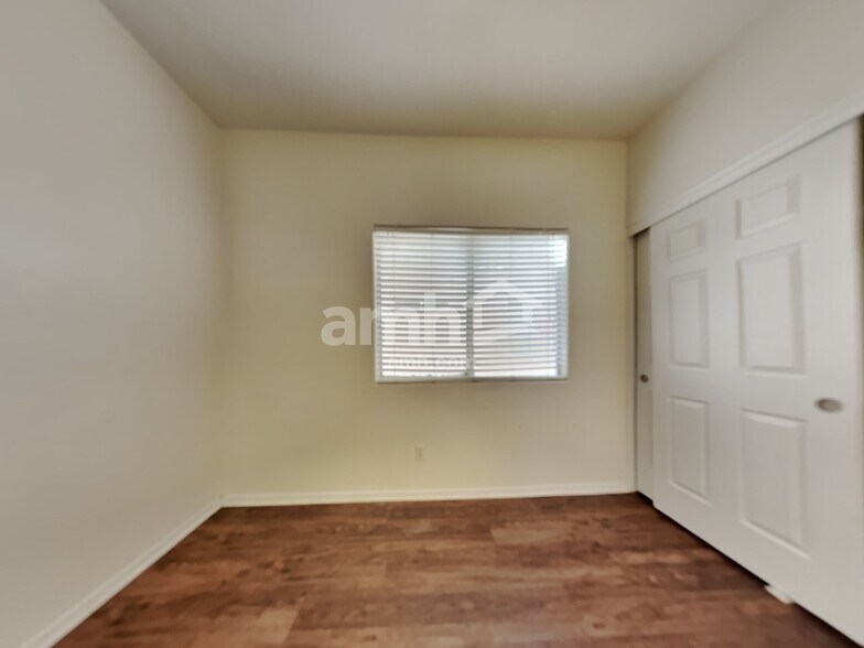 Building Photo - 4932 Cascade Pools Ave