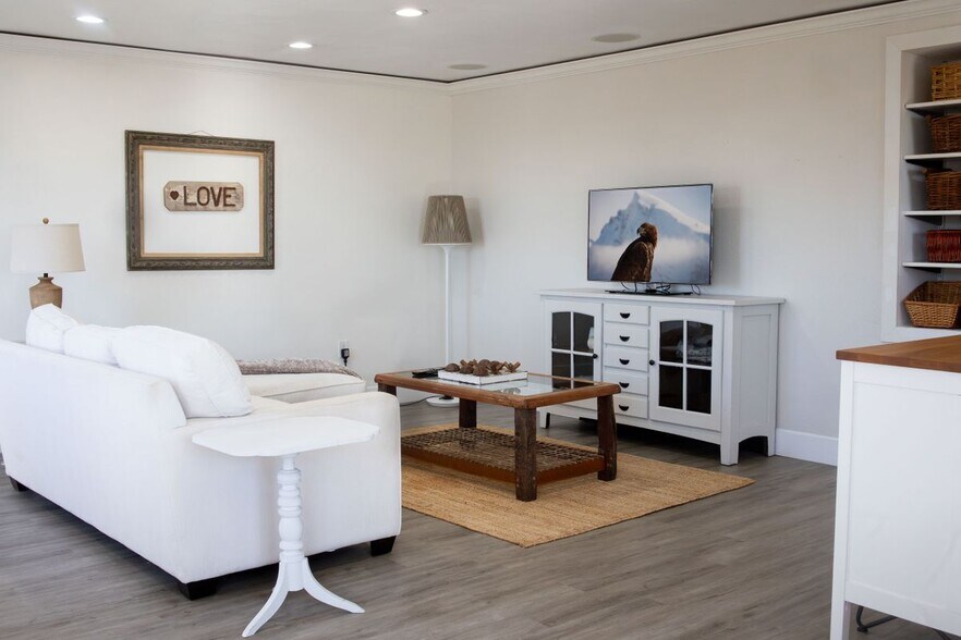 Building Photo - 37645 Vía De Los Arboles