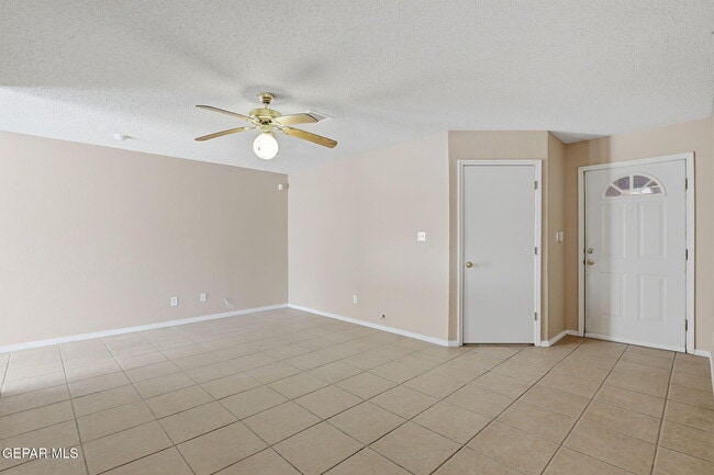 Building Photo - 3413 Yellow Rose St