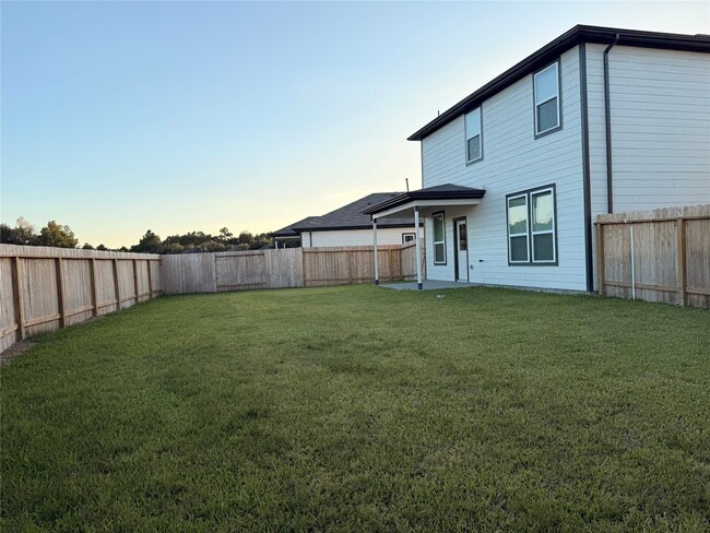 Building Photo - 24645 Cascade Haven Rd