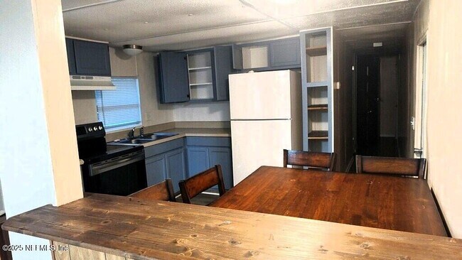 Building Photo - 10117 New Kings Rd