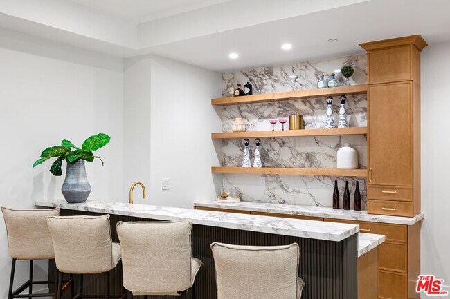 Building Photo - 2565 Patricia Ave