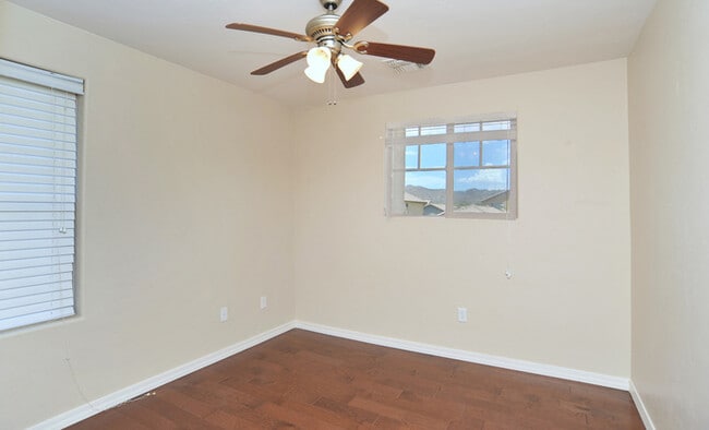 Building Photo - 4 Bedroom, 2.5 Bathroom in Oro Valley