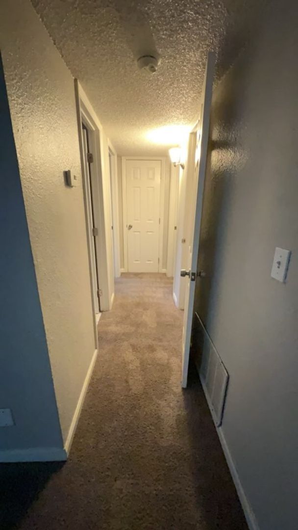 Building Photo - 2227 Glen Ave, Fresno. MOVE IN SPECIAL