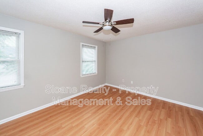 Building Photo - 854 Colony Dr