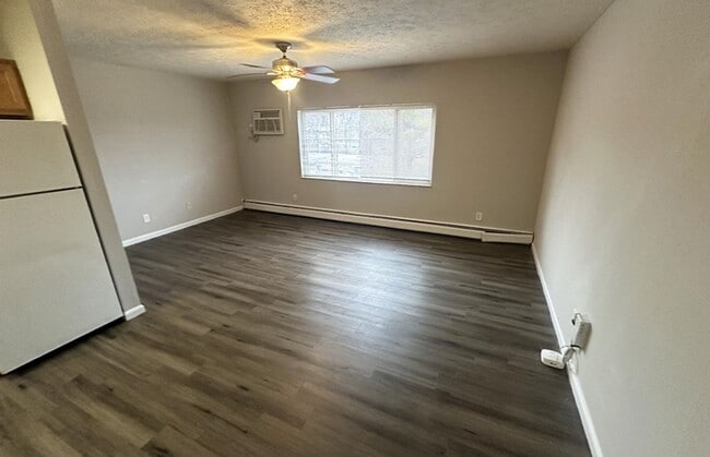 Building Photo - 550 Lowell Ave