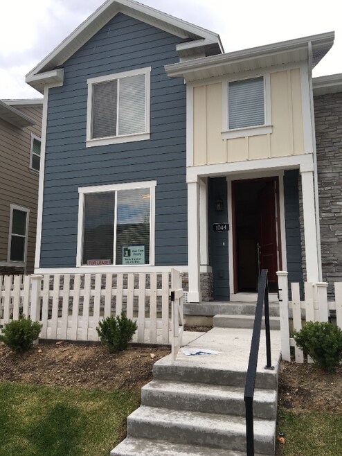 Building Photo - 1054 W Narrows Ln