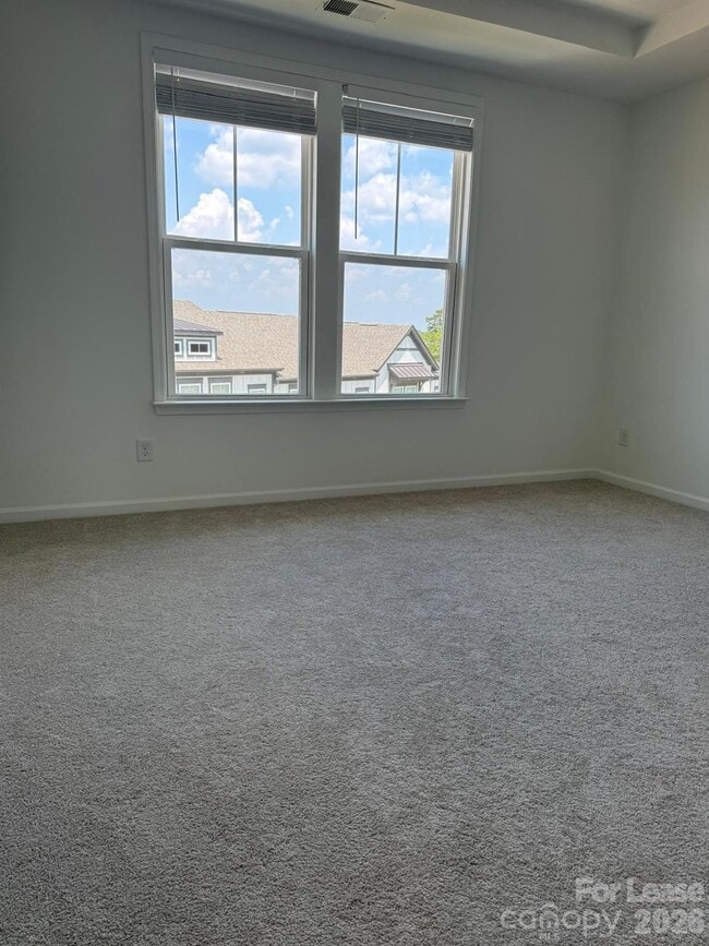 Building Photo - 2143 Hawksworth Ln