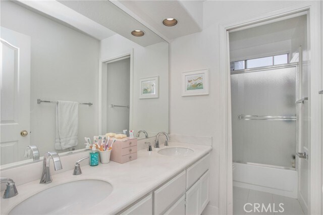 Building Photo - 20 Alcott Pl