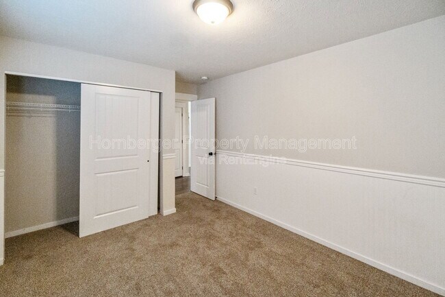 Building Photo - 6106 E 14th Ln