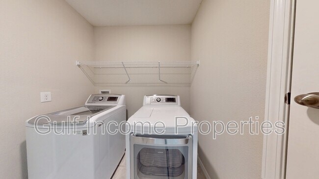 Building Photo - 5412 Olano St