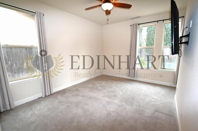 Building Photo - 11348 N Via Ventana Way