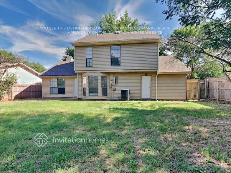 Building Photo - 3120 Woodlark Dr