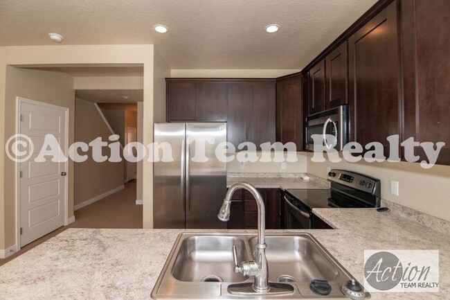 Building Photo - Townhome in Lehi