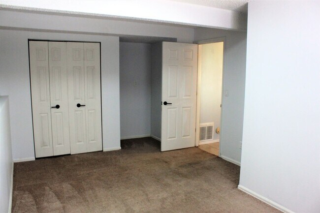 Building Photo - 4535 Witches Hollow Ln