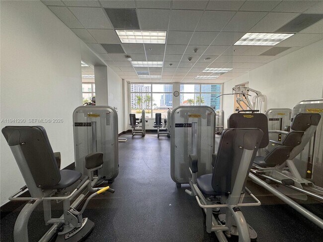 Building Photo - 1200 Brickell Bay Dr