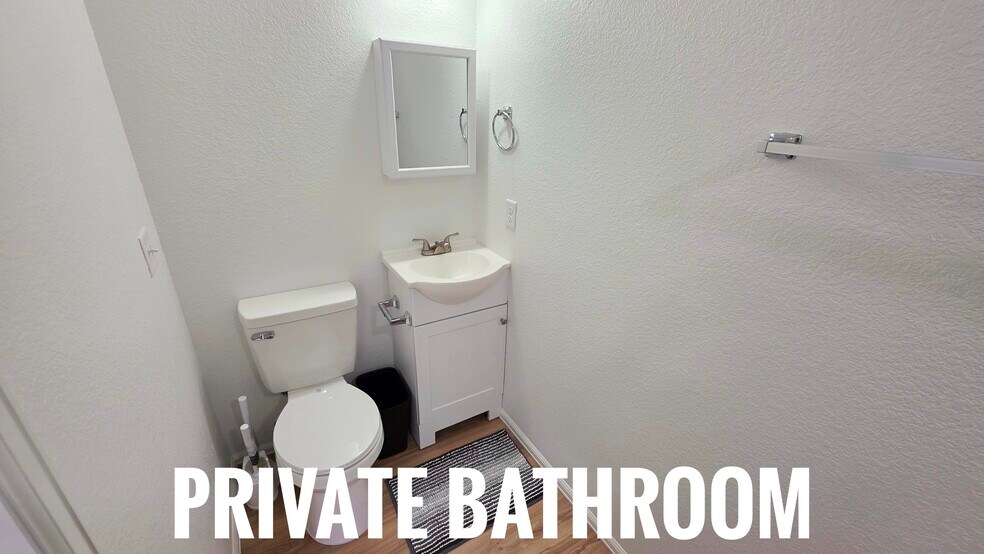 Building Photo - 1805 Dewhirst Dr