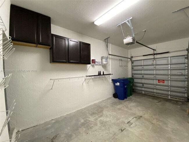 Building Photo - 11725 SW 150th Pl