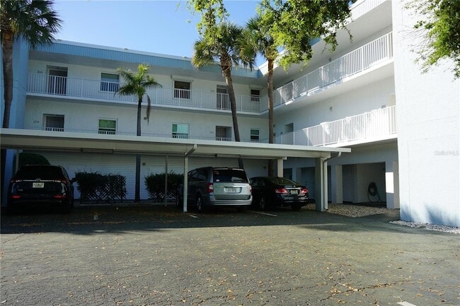 Building Photo - 340 Pinellas Bayway S