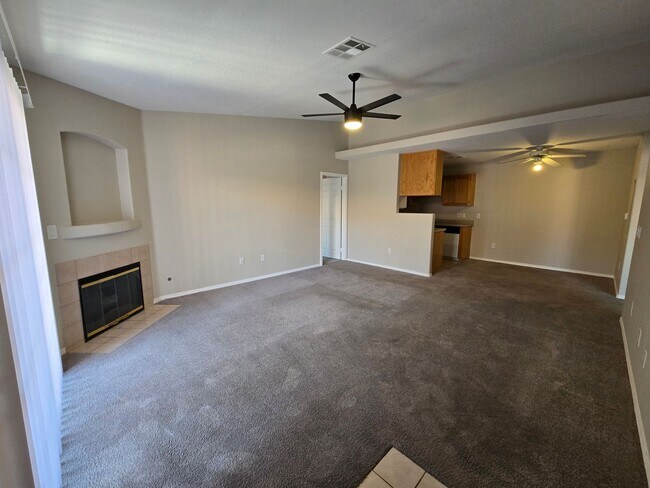 Building Photo - GREAT 2 BED, 2 BATH CONDO! READY FOR IMMED...