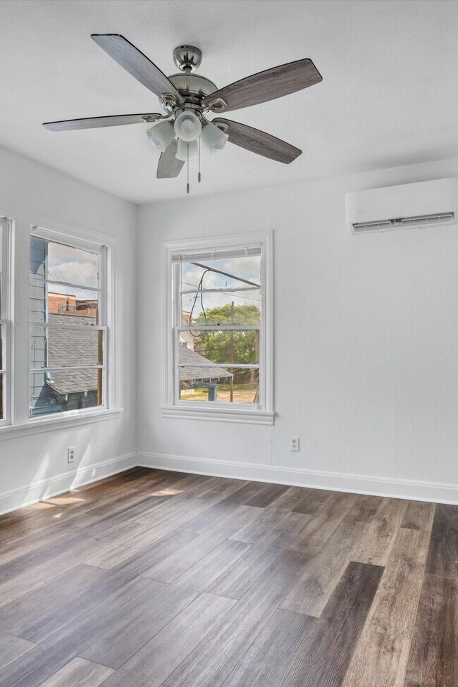 Building Photo - 4006 Avenue R 1/2 Rear