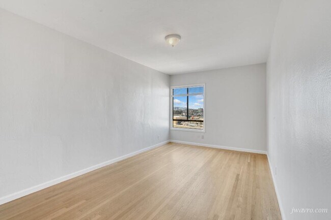 Building Photo - 80 Terra Vista Ave