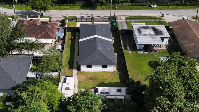 Building Photo - 2492 NW 44th St