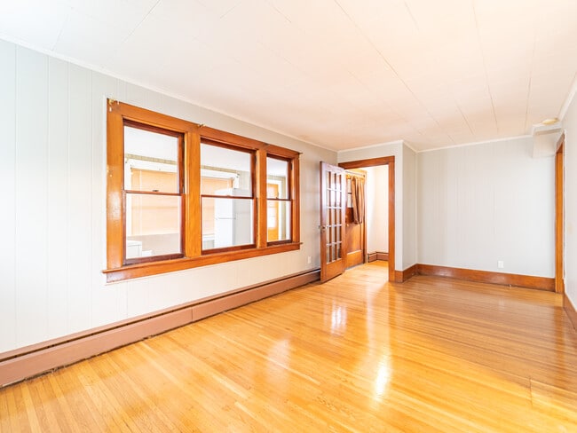 Building Photo - 38 Elgrove Rd