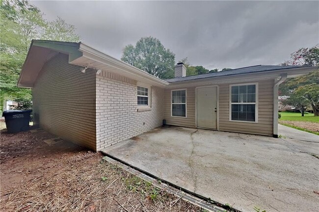 Building Photo - 605 Huckleberry Rd