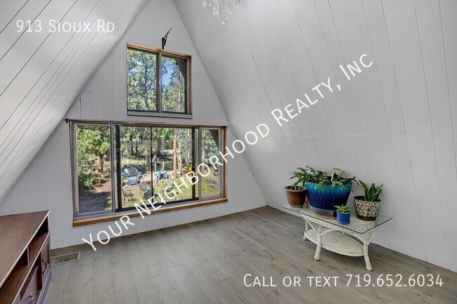 Building Photo - 913 Sioux Rd