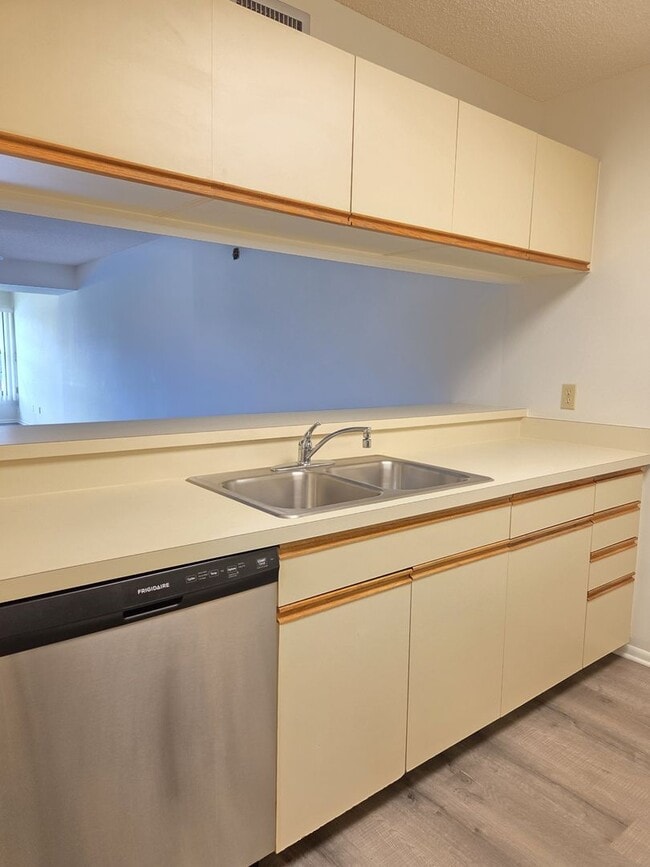 Building Photo - Over 55 Community~Waterview~Washer& Dryer~...