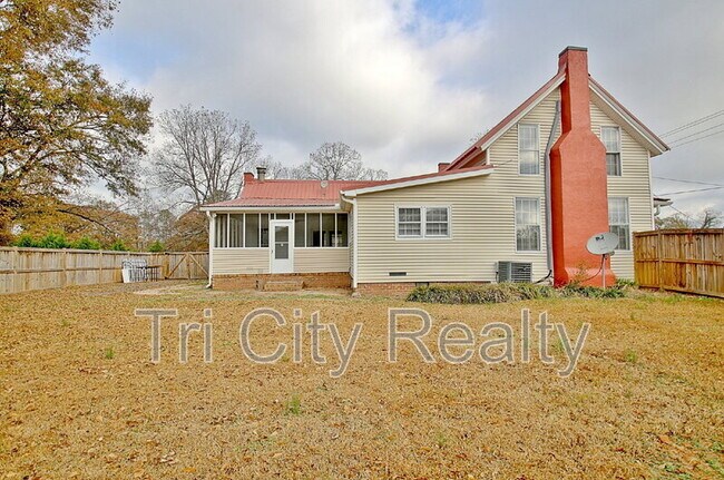 Building Photo - 115 Church Aly