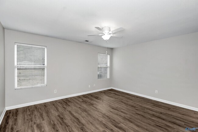 Building Photo - 325 Kenneth Blvd NW