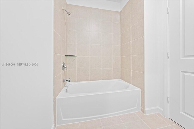 Building Photo - 2442 SE 30th St