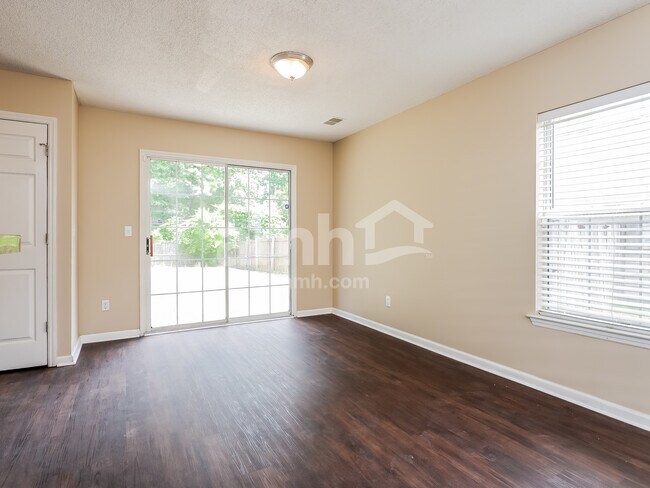 Building Photo - 166 Two Pond Loop